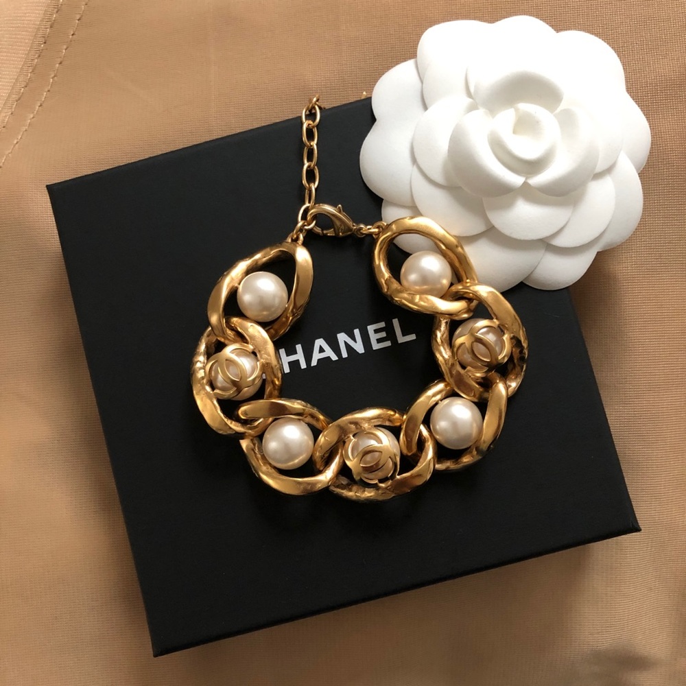 RARE Chanel 2020 Cruise CC chain pearl bracelet
